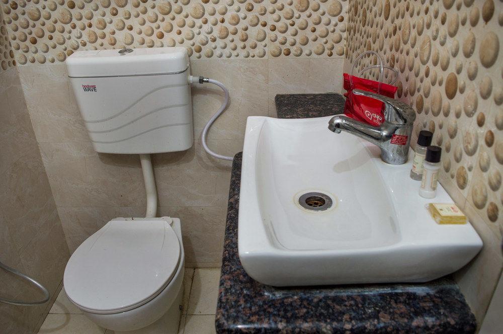 Oyo Rooms Sargam Cinemas Bhopal Exterior photo