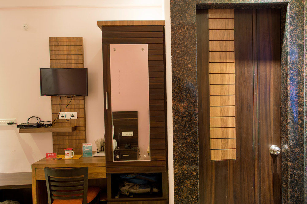 Oyo Rooms Sargam Cinemas Bhopal Exterior photo